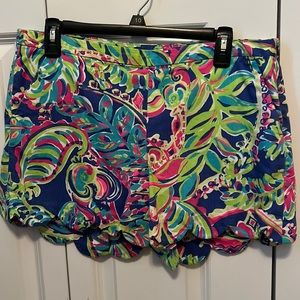 Lilly Pulitzer scallop hem multi color shorts